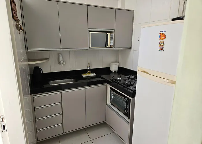 Apto Cabo Frio RJ Mobiliado há 170 metros da Praia do Forte com Wi-Fi e Garagem coberta